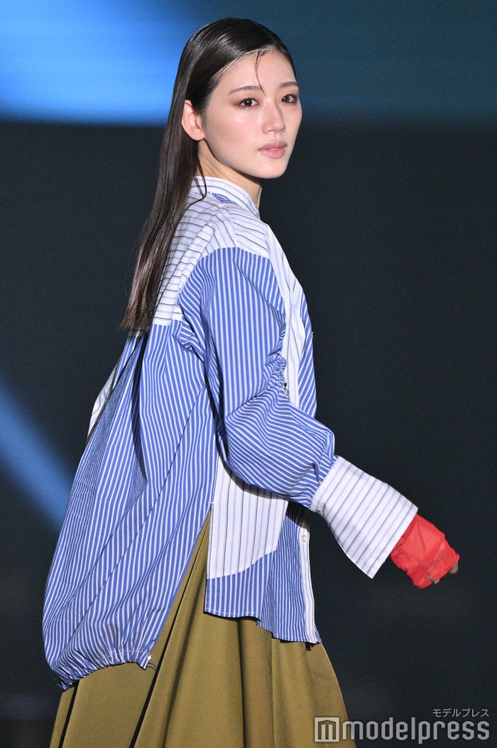 佐々木美玲(C)モデルプレス