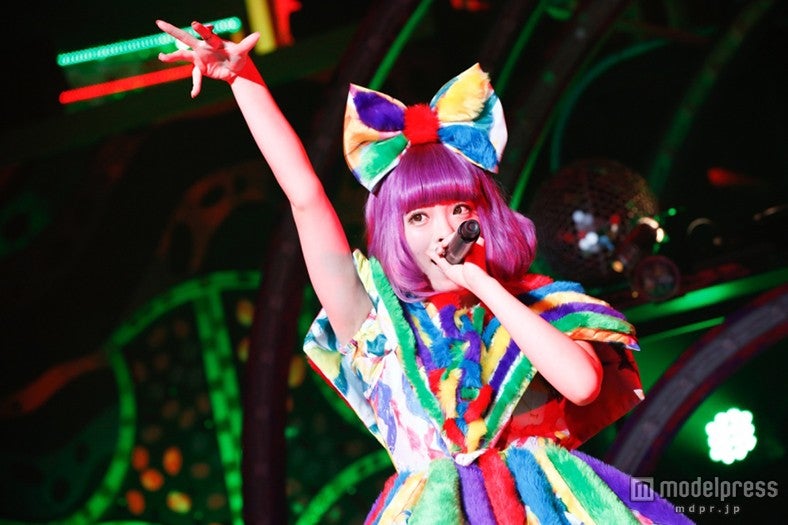 きゃりー、ナイトクラブの世界観で全国ホールツアー開幕 “パリピポ”1200人を熱狂／Photo by Aki Ishii, Yosuke Kamiyama【モデルプレス】