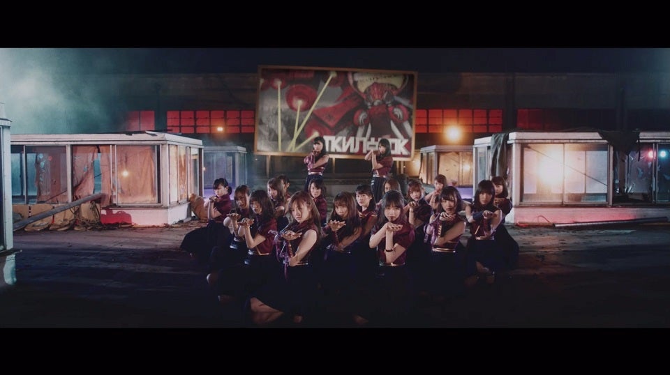 乃木坂46「女は一人じゃ眠れない」MVより（ソニー・ミュージックレコーズ） 乃木坂46「女は一人じゃ眠れない」MVより（ソニー・ミュージックレコーズ）