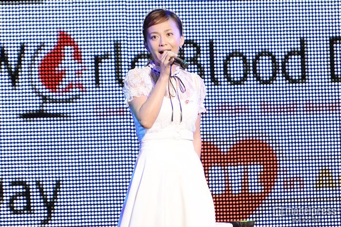 華原朋美 ファンに感謝 突然の告白も 美声響かせ武道館を魅了 モデルプレス 華原朋美 ファンに感謝 突然の告白も 美声響かせ武道館を魅了 モデルプレス