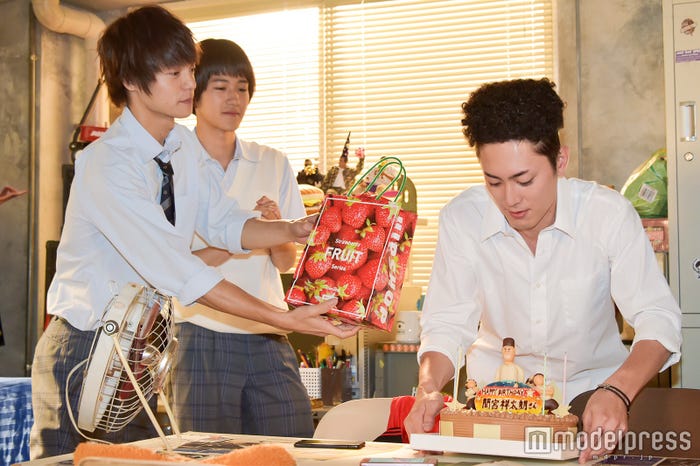 間宮祥太朗のバースデーをお祝い(C)モデルプレス