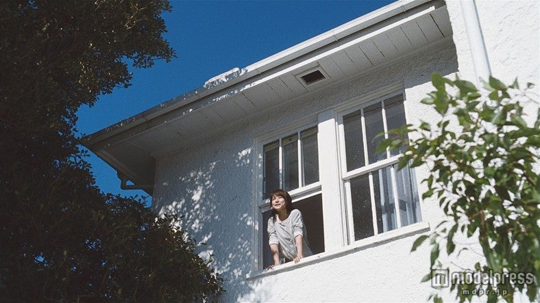 有村架純／新CM「ペンキ塗り」篇より