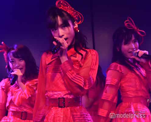 AKB48新チームA公演開幕、小栗有以が前田敦子ポジションで難関セットリストに挑戦<「目撃者」公演レポ>