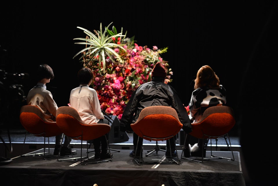 2組4名だけを招待