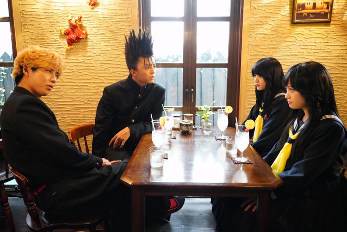 賀来賢人、伊藤健太郎、若月佑美、橋本環奈「今日から俺は!!」第1話(C)日本テレビ
