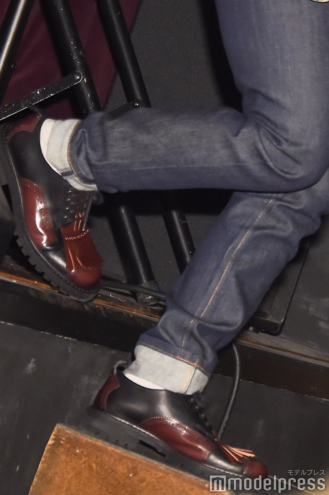 草なぎ剛の足元／フリンジがアクセント （C）モデルプレス