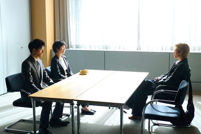 志尊淳ら「恋は闇」第2話(C)日本テレビ