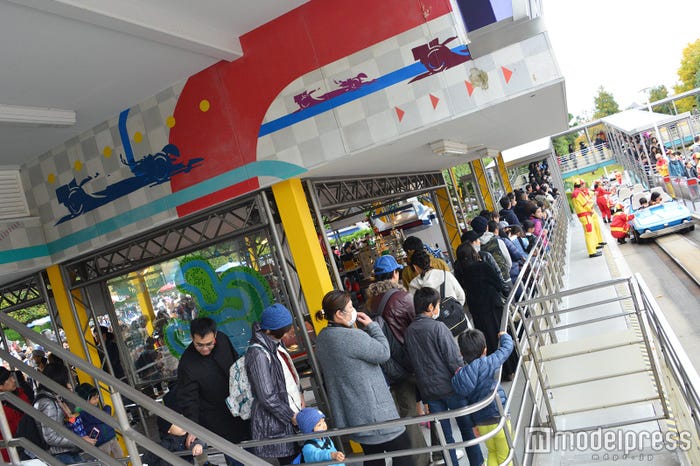 たくさんのゲストが集まった「グランドサーキット・レースウェイ」(C)モデルプレス