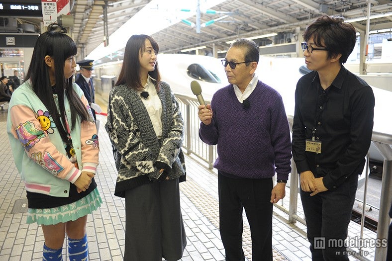 松井玲奈、夢の共演が実現　“愛”を語る