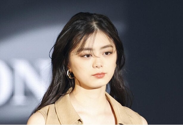 紺野彩夏 櫻坂46森田ひかるとの破壊力抜群 制服2shotに反響 2人とも可愛すぎ 最高です モデルプレス 紺野彩夏 櫻坂46森田ひかるとの破壊力抜群 制服2shotに反響 2人とも可愛すぎ 最高です モデルプレス