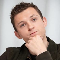 買い占めで卵が買えなかったトム・ホランド、ニワトリを買う
