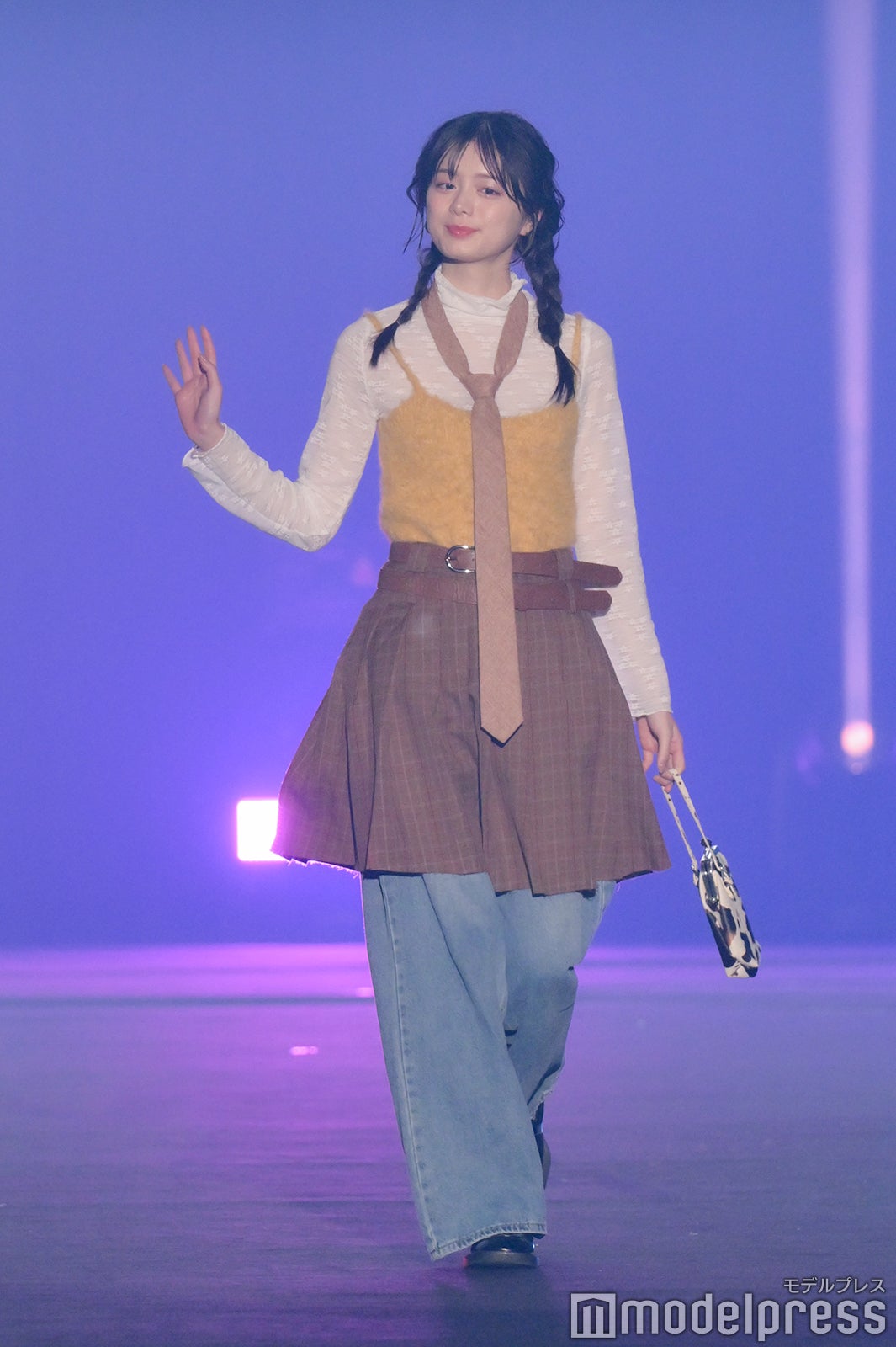 紺野彩夏（C）モデルプレス