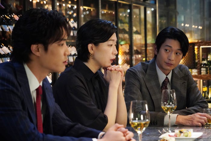 鈴木伸之、江口のりこ、向井理/「悪女(わる)~働くのがカッコ悪いなんて誰が言った?~」第8話より(C)日本テレビ