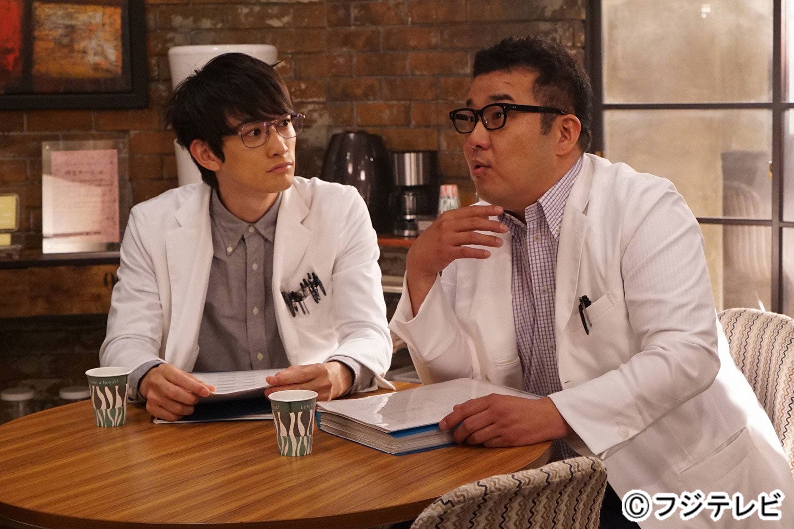 町田啓太、堤下敦／『人は見た目が100パーセント』第8話より（画像提供：フジテレビ）