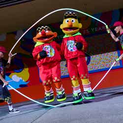 「サマーナイト・ストリート・アクション」/TM and(C)2026 Sesame Workshop