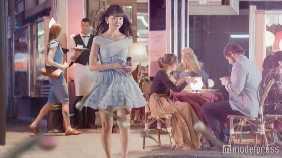 小嶋陽菜／新CM「Flower」篇より