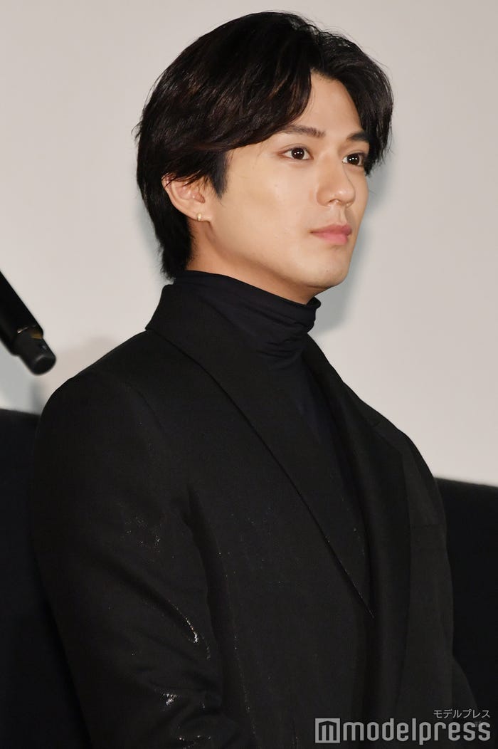 新田真剣佑(センターパート) (C)モデルプレス