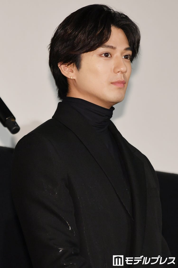画像12 32 新田真剣佑ヘア変遷 短髪 モヒカン 金 赤メッシュ 美しさ際立つ多彩アレンジ モデルプレス 画像12 32 新田真剣佑ヘア変遷 短髪 モヒカン 金 赤メッシュ 美しさ際立つ多彩アレンジ モデルプレス