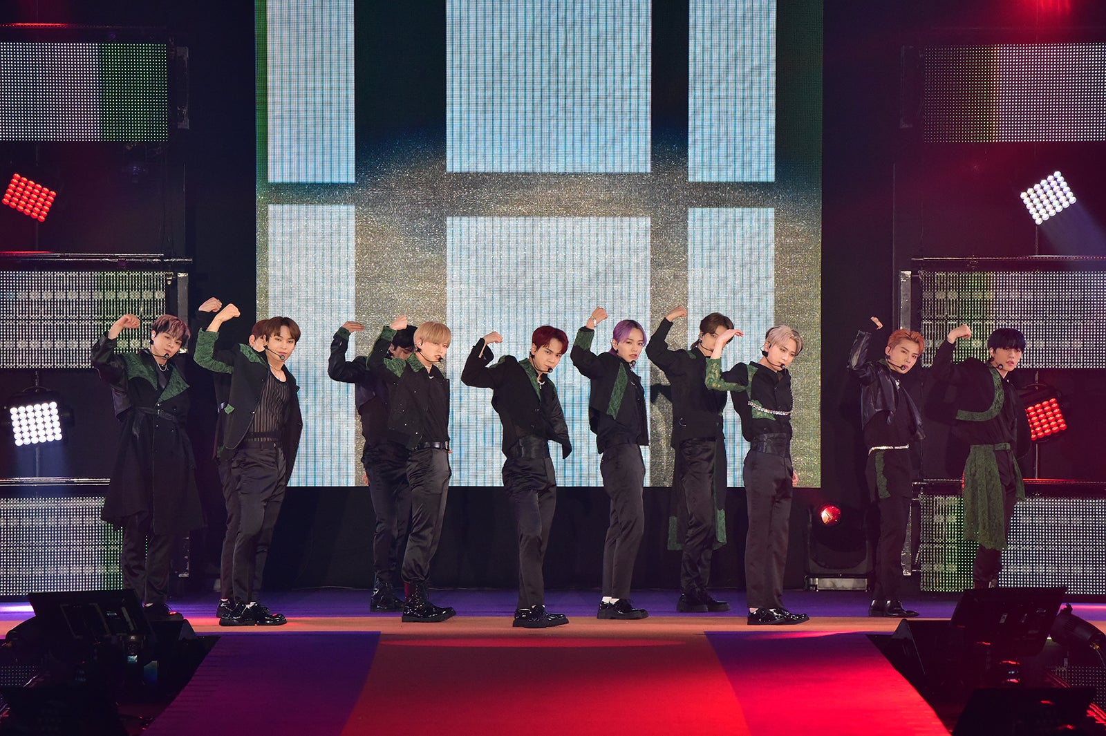 JO1（C）Rakuten GirlsAward 2022 A／W