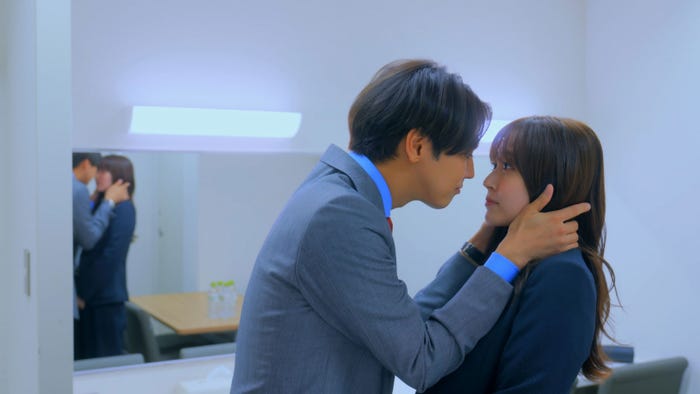 片寄涼太、鈴木愛理「推しが上司になりまして」最終話(C)「推しが上司になりまして」製作委員会