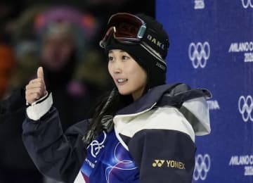 金メダルの村瀬心椛 ほっこり動画が大反響「もう可愛すぎる♥」「世界中がホッコリ」金メダル肌身離さず→金属探知機で「ピーッ！！」IOCが公開