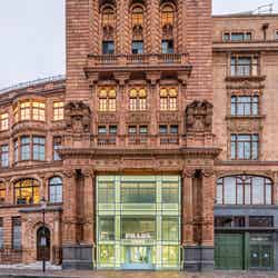 プラダ カフェ(C)StudioVF17 (C)PRADA