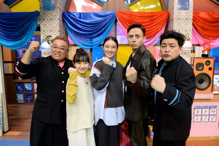 伊達みきお、芦田愛菜、武井咲、満島真之介、富澤たけし(C)テレビ朝日