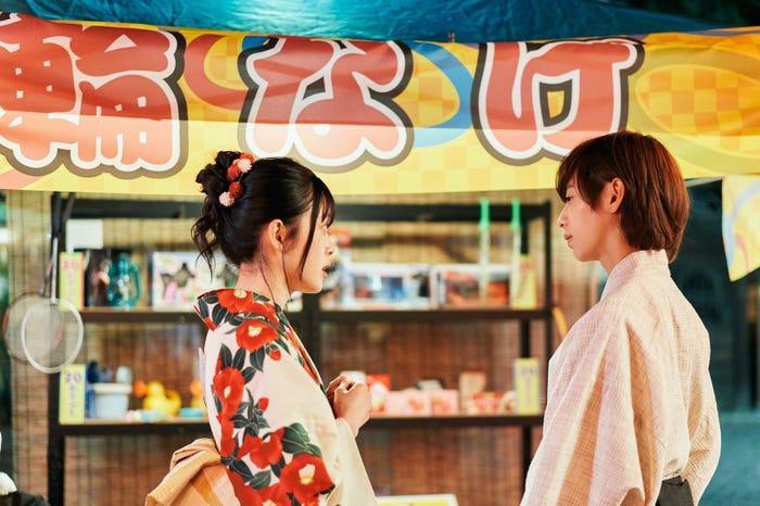 高石あかり、田村海琉(C)sora・白泉社(C)「墜落JKと廃人教師」製作委員会・MBS