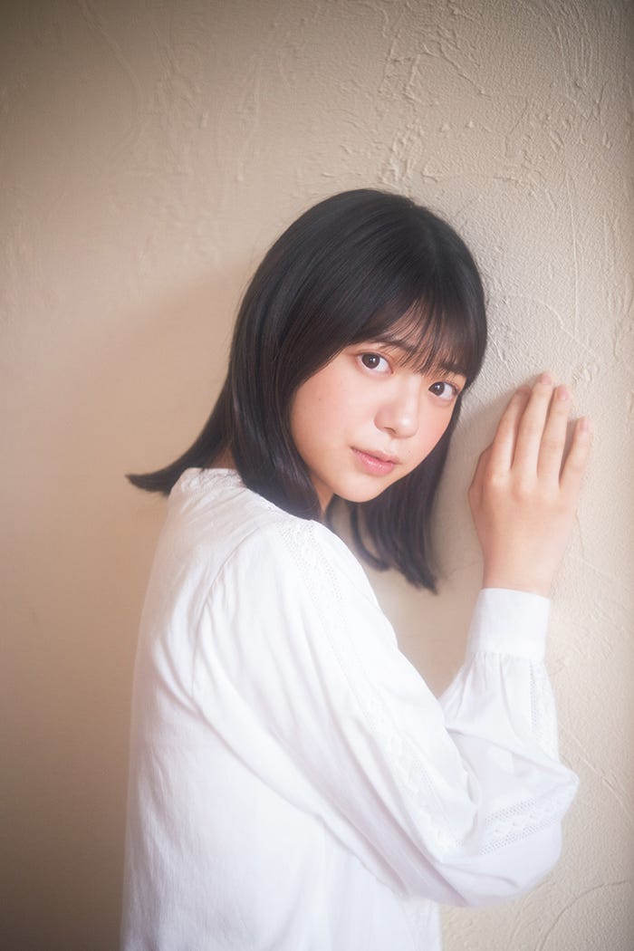 冨里奈央(C)佐藤佑一、光文社