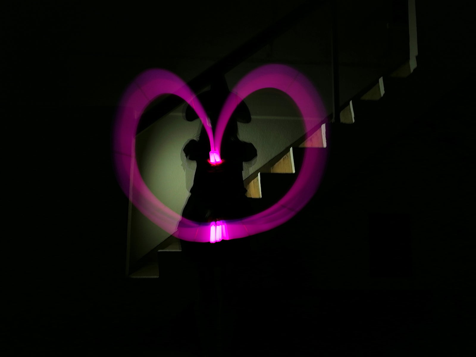 「ライトグラフィティモード」での撮影はプレゼントで喜ばれるかも