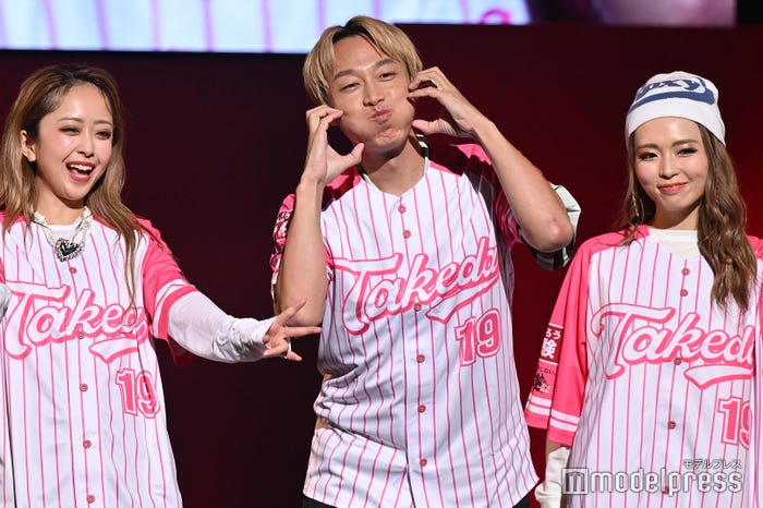 みりちゃむ、お見送り芸人しんいち、ゆいちゃみ(C)モデルプレス