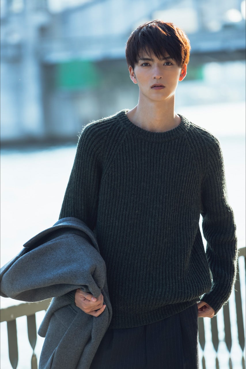 「山本涼介カレンダー2017.03-2018.04」より（画像提供：所属事務所）