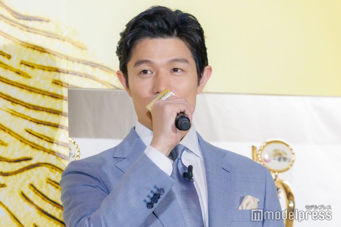 鈴木亮平(C)モデルプレス