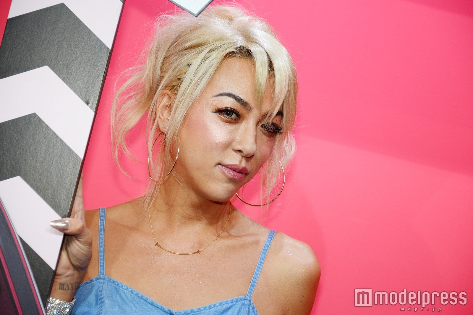 キュートなウィッグで登場（C）モデルプレス