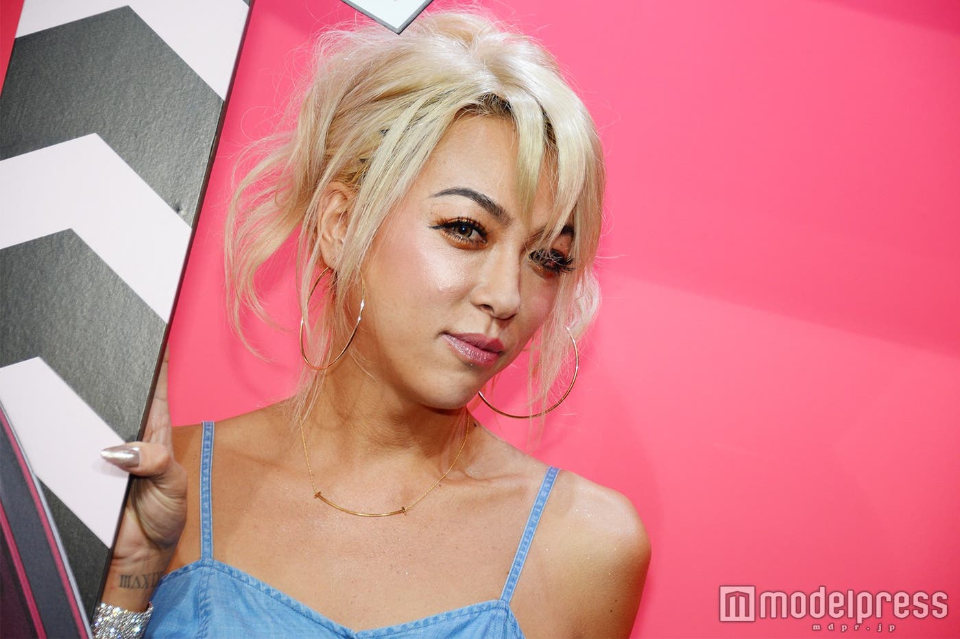 キュートなウィッグで登場(C)モデルプレス