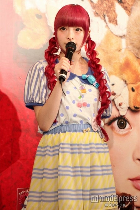 きゃりーぱみゅぱみゅ、暴風雨で屋外ライブ中止　握手会に500人