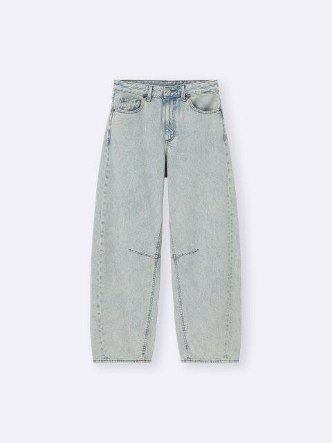 GU バレルレッグジーンズ GUのバレルレッグジーンズ