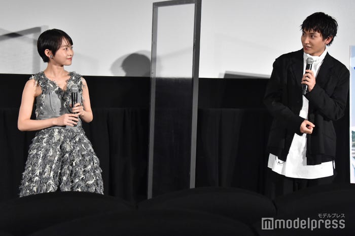 伊藤万理華、金子大地 (C)モデルプレス