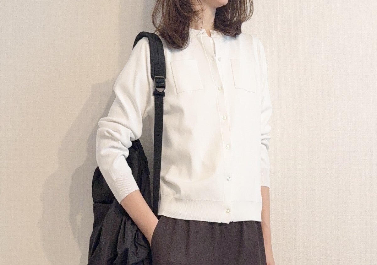 カーディガンって羽織るだけ…じゃない！肩かけ・結びで印象が変わる着こなし術♡