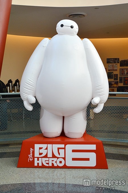 ベイマックス／ディズニー・アニメーション・スタジオのエントランス