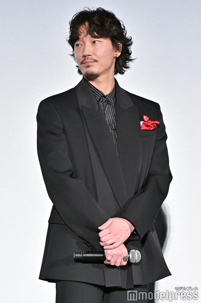 綾野剛(C)モデルプレス