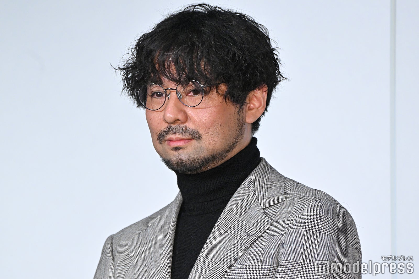 葉真中顕氏 （C）モデルプレス