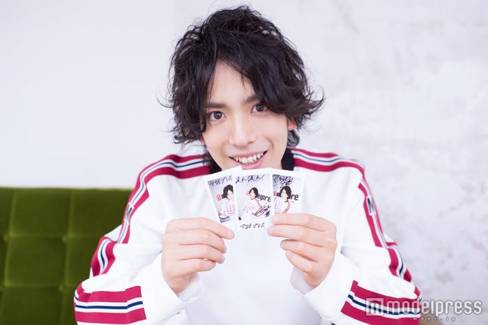 直筆サイン入りチェキを3名様にプレゼント (C)モデルプレス