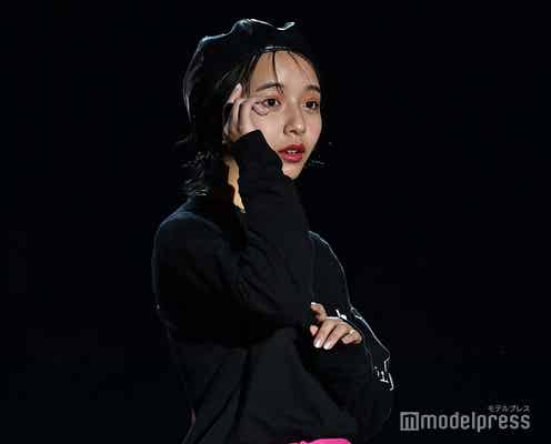 山之内すず、ブラックコーデで雰囲気ガラリ クールランウェイに熱視線<超超十代-ULTRA TEENS FES-2022@TOKYO>