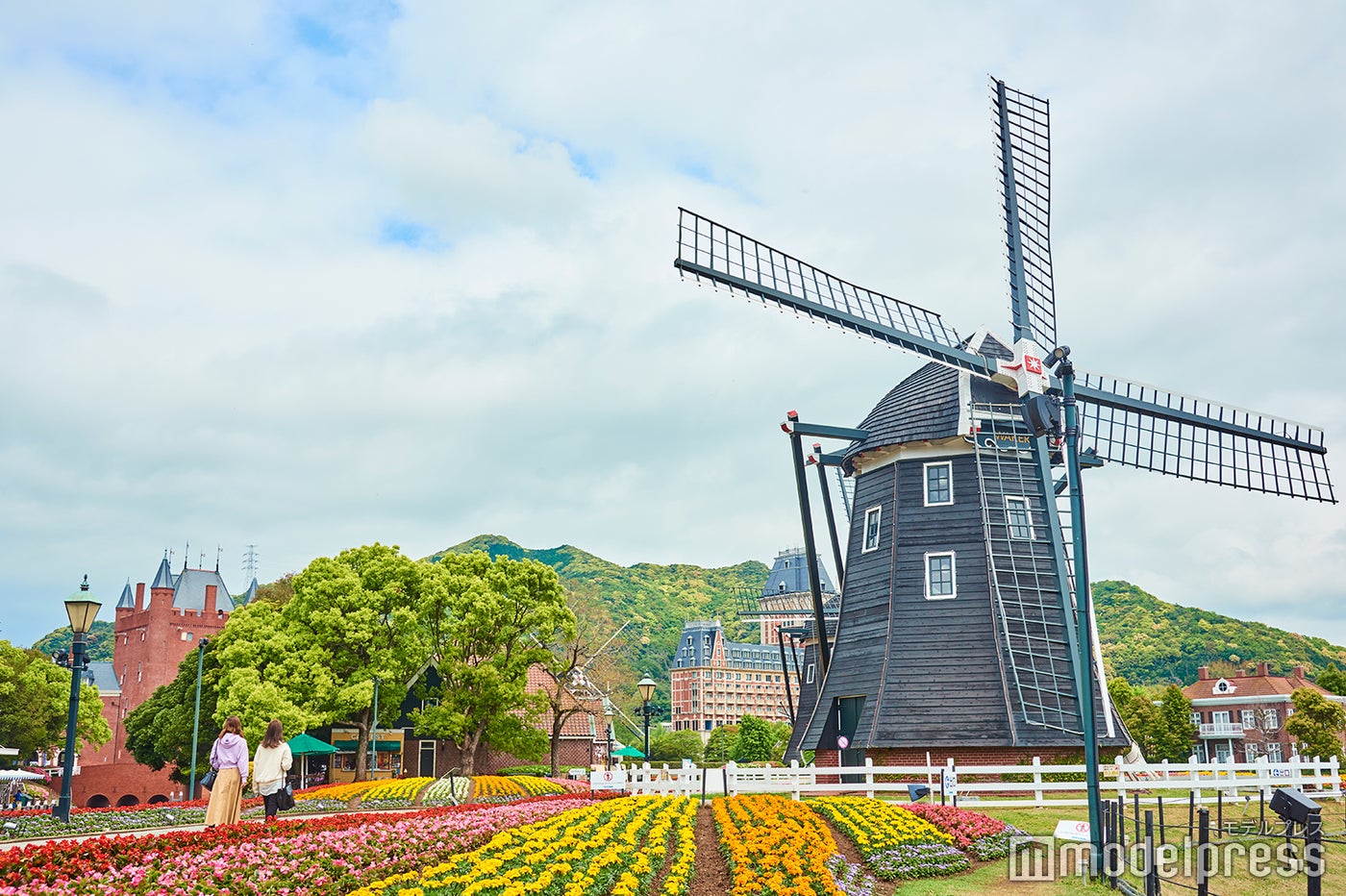 オランダを連想させる風車のある風景（C）モデルプレス