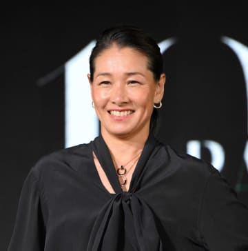 「アイドルっぽい」「めちゃかわ！」テニス界のレジェンドがイメージ激変ヘアで全豪へ「お似合い♥」くりくりパーマに好感の声