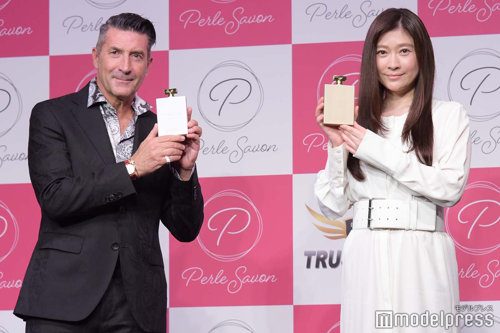 パンツェッタ・ジローラモ、篠原涼子（C）モデルプレス