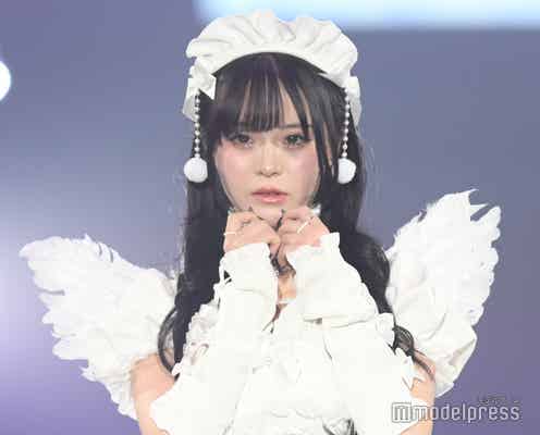 YouTuberさくら、コルセットドレスで美スタイル際立つ 投げキスにキュン【サツコレ2025S/S】