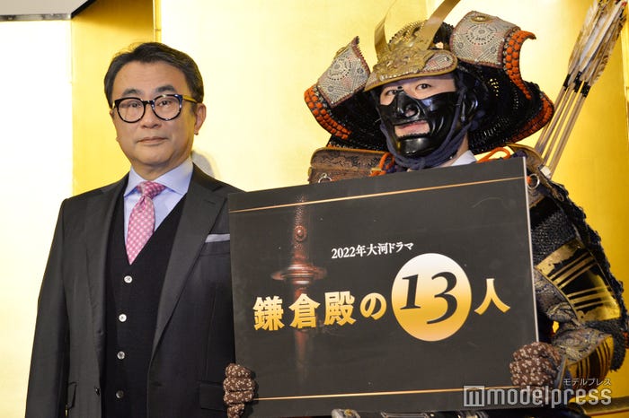 (左)三谷幸喜氏(C)モデルプレス