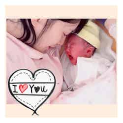 長澤奈央、生まれたばかりの長女との写真を公開／オフィシャルブログ（Ameba）より